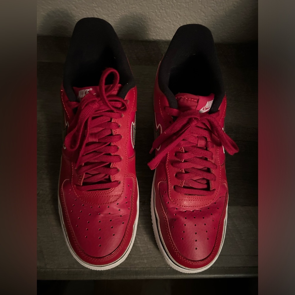 Size 10 - Nike Air Force 1 '07 LV8 Sport Bulls
